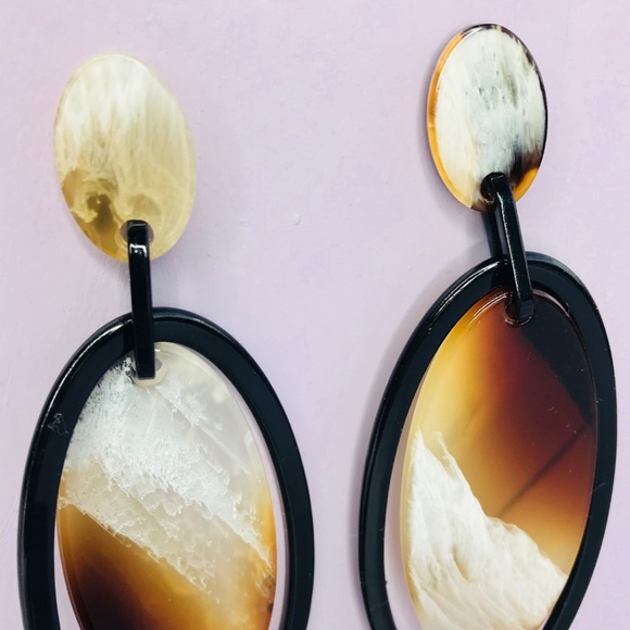 🆑 Orbital Oval Dangles in Black and Brown - Picture 3 of 7